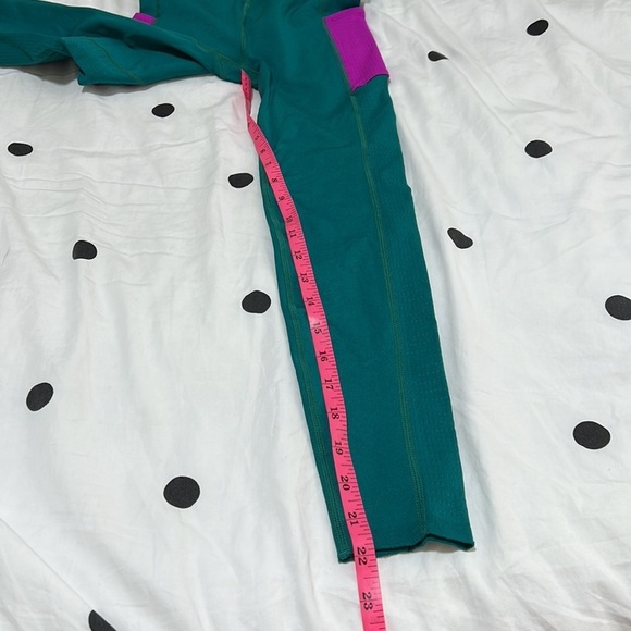 Fabletics High-Waisted Dark Jade/Fiesta SculptKnit Pocket Legging - Picture 7 of 9